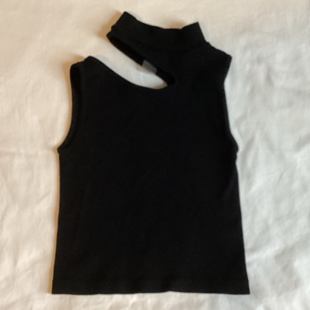 Dynamic Black Asymmetrical Tank Top One Size